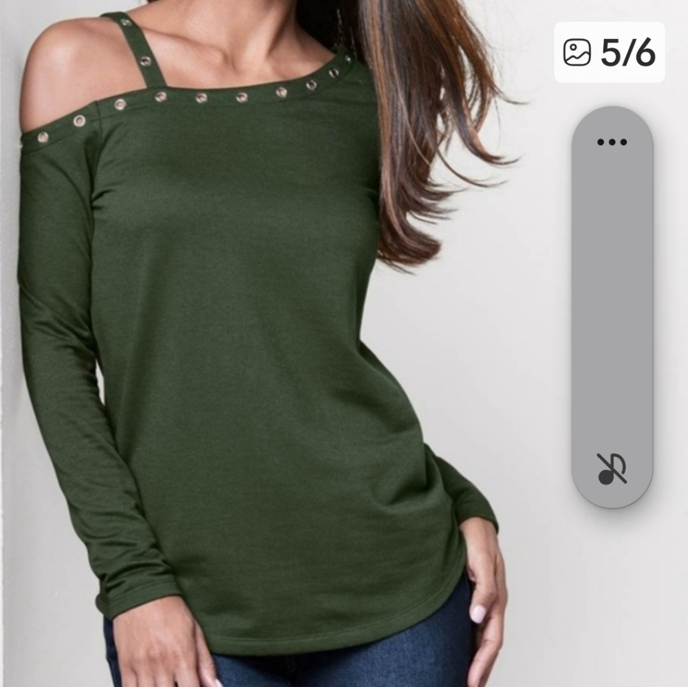 Venus Green Grommet Cold Shoulder Top. Size S
